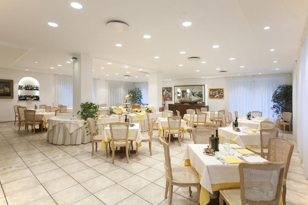 拜亚德阿金图酒店 圣托斯特凡诺港 外观 照片
